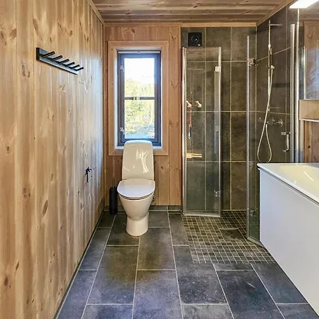Holiday home Stunning In With Kitchen